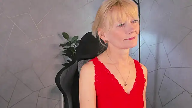 Julie Lucas online show from 05.14.26