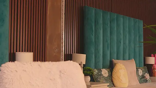 AnyaHappiness online show from 04.10.26