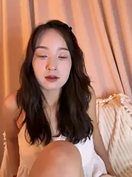 Snapshot of wenwenyaa chatting on 04.15.26 wenwenyaa online show from 04.15.26