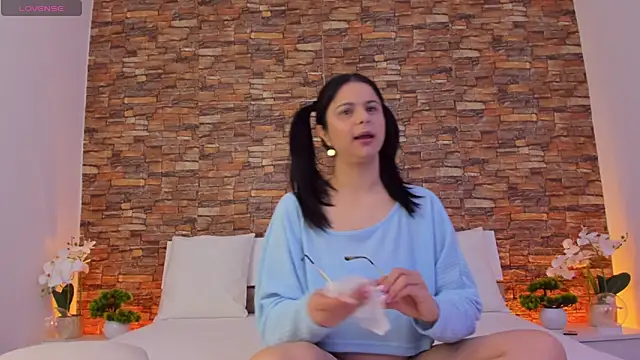 Olivia  Taylor online show from 03.30.26