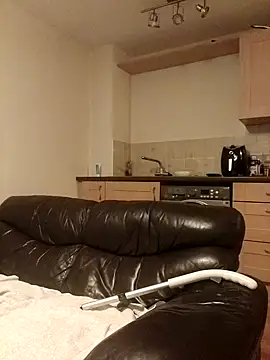 Snapshot of Stuey75 chatting on 11.13.25 Stuey75 online show from 11.13.25