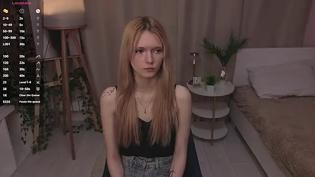 JuanaSumma online show from 04.15.26