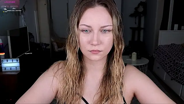 Snapshot of missyourtouch chatting on 06.14.26 missyourtouch online show from 06.14.26