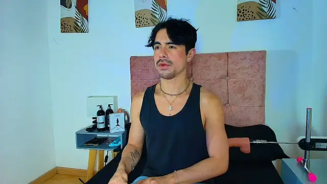 Ethan Briggs  online show from 02.05.26