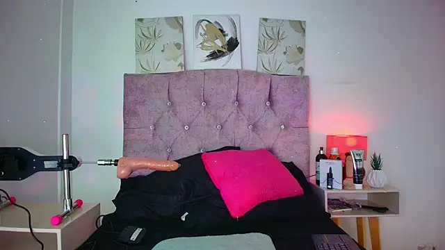 Ethan Briggs  online show from 03.11.26