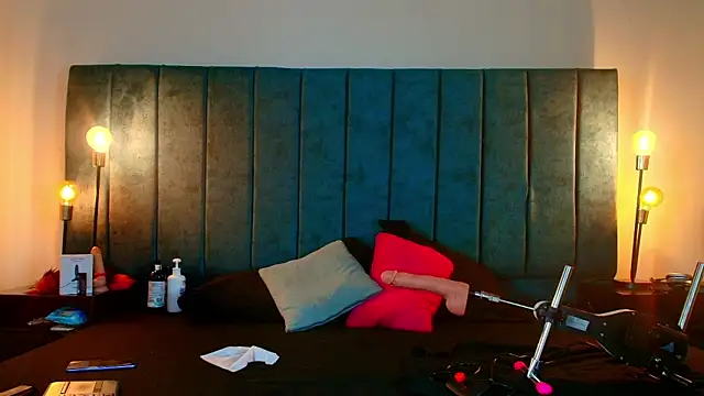 Ethan Briggs  online show from 03.25.26