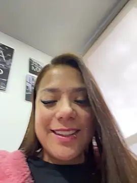 Pretty  Milf online show from 04.05.26