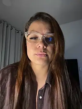 Snapshot of Pretty__Milf chatting on 06.14.26 Pretty Milf online show from 06.14.26