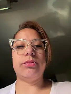 Snapshot of Pretty__Milf chatting on 07.11.26 Pretty Milf online show from 07.11.26