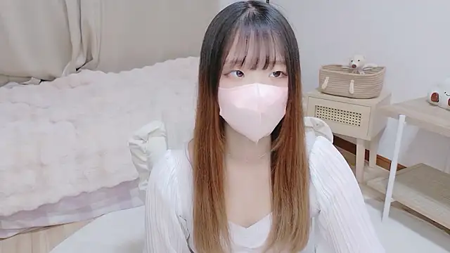 Snapshot of NOA_cha chatting on 04.05.26 NOA cha online show from 04.05.26