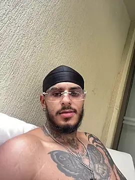 Snapshot of liyamjunior chatting on 02.08.26 liyamjunior online show from 02.08.26