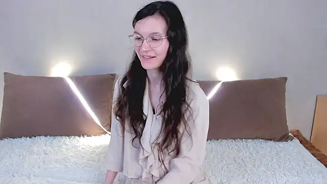 Snapshot of ThoraMarola chatting on 05.08.26 ThoraMarola online show from 05.08.26