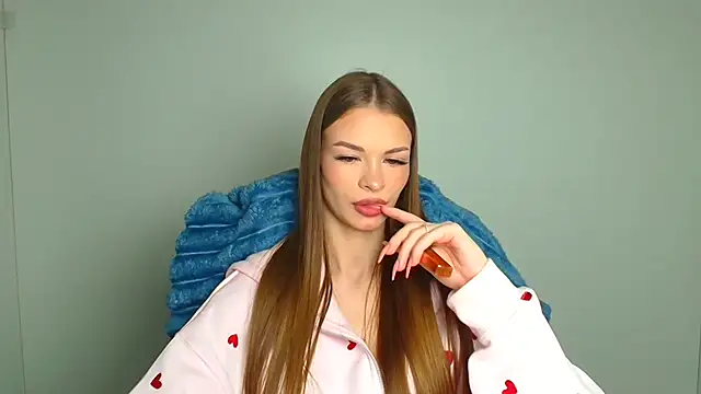 Lina Loveuu online show from 04.18.26