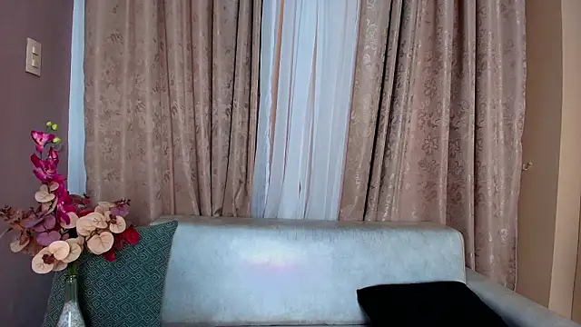 TessaMonroee online show from 02.02.26