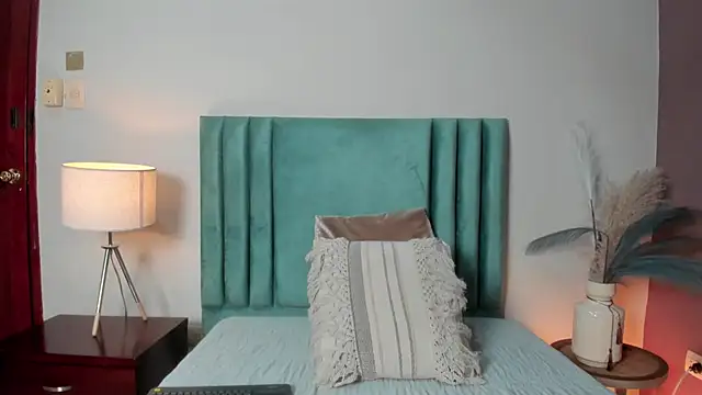 TessaMonroee online show from 02.03.26