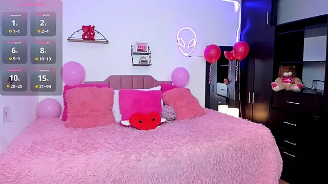 Nina curves online show from 02.12.26