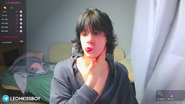 LeonBoykisser online show from 03.20.26