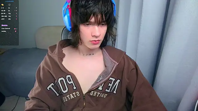 Snapshot of LeonBoykisser chatting on 06.07.26 LeonBoykisser online show from 06.07.26