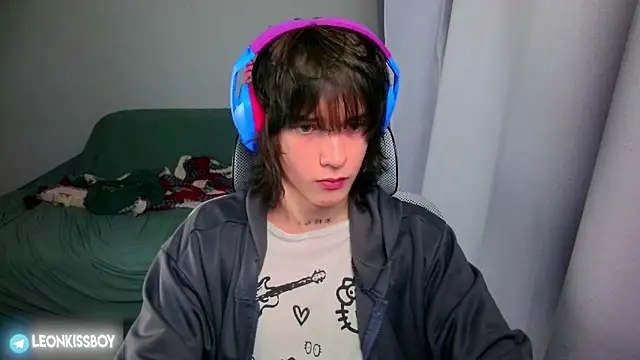Snapshot of LeonBoykisser chatting on 06.30.26 LeonBoykisser online show from 06.30.26