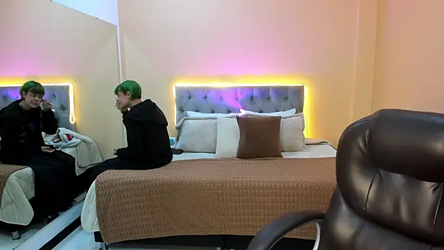 Snapshot of Bela_Craxkerr chatting on 02.23.26 Bela Craxkerr online show from 02.23.26