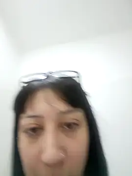 Snapshot of KomiCatt chatting on 04.28.26 KomiCatt online show from 04.28.26