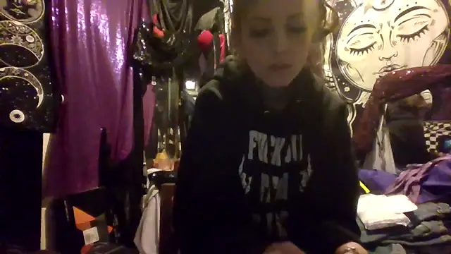 allymoon1369 online show from 04.22.26