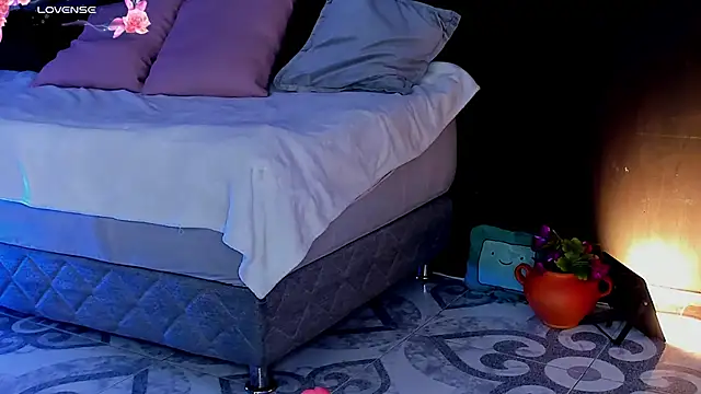 Noaah25  online show from 04.05.26