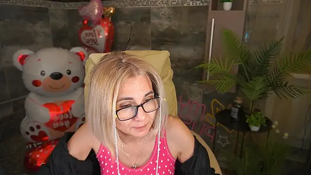 MiaRossy online show from 02.17.26