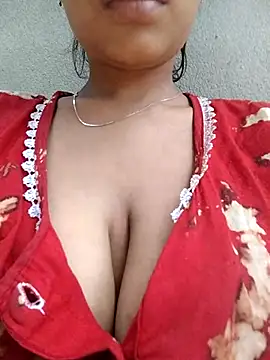 Snapshot of knightqueen12 chatting on 02.03.26 knightqueen12 online show from 02.03.26