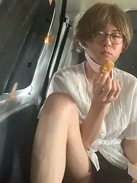 Snapshot of You_Aoi chatting on 07.17.26 You Aoi online show from 07.17.26