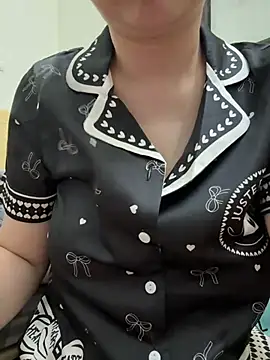 Donna9696 online show from 04.19.26