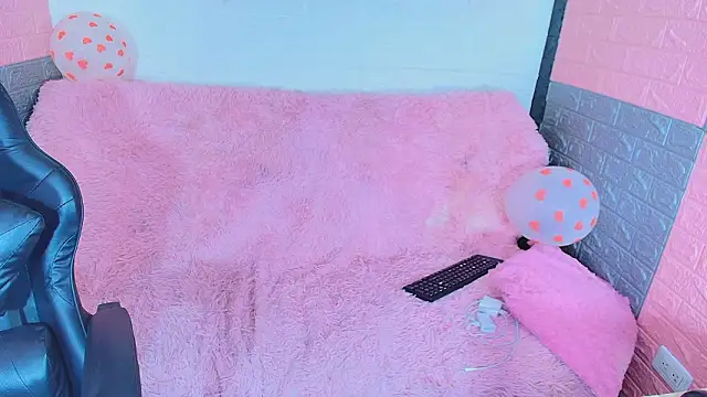 hotcakes uwu online show from 03.27.26