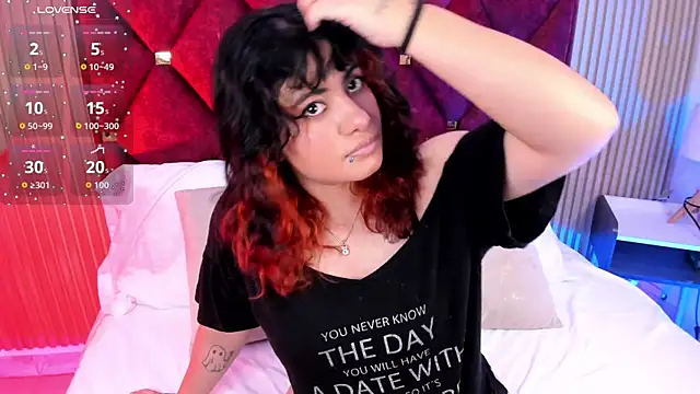 DakotaMoonn online show from 02.04.26