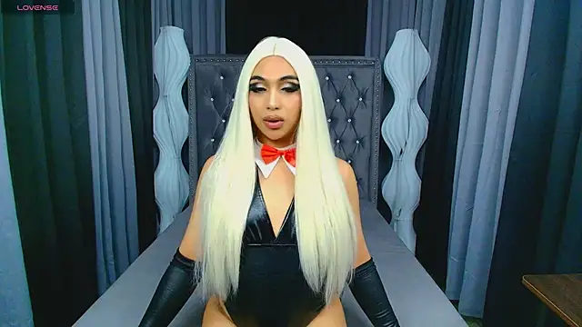 Clea Moore online show from 02.06.26