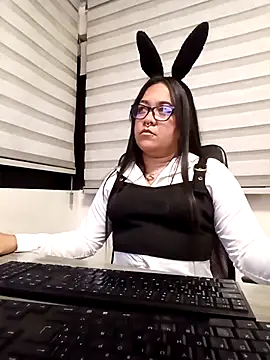 Amy  Cooper   online show from 04.12.26