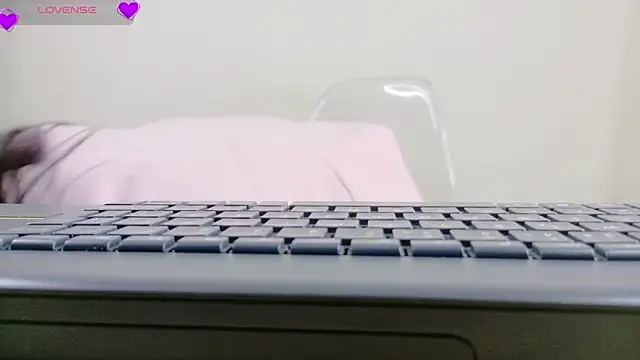 Snapshot of Valen_Sm chatting on 02.27.26 Valen Sm online show from 02.27.26