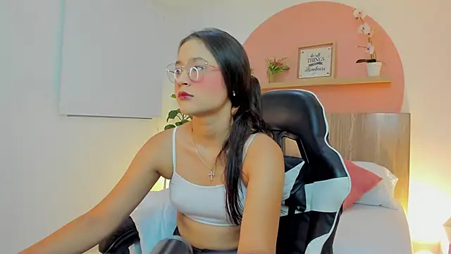 ivette swan online show from 04.18.26