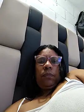 Zeyllyjhonson online show from 04.15.26