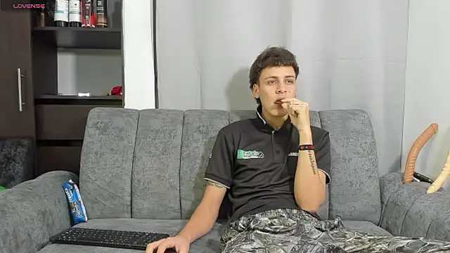 Snapshot of Two_sexboys chatting on 02.10.26 Two sexboys online show from 02.10.26