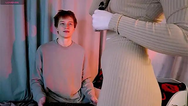 Lola Raivis  online show from 02.21.26