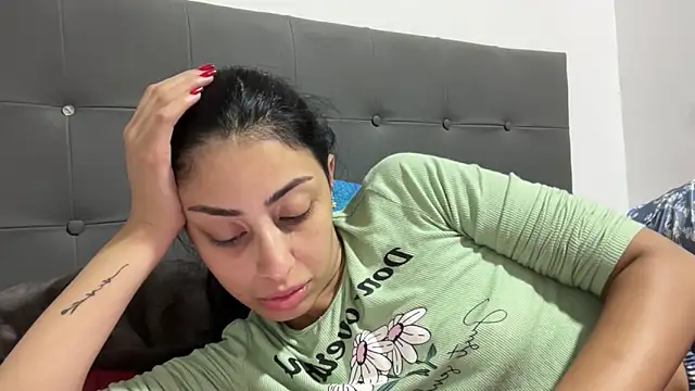 Snapshot of AbrilSantosxo chatting on 05.22.26 AbrilSantosxo online show from 05.22.26
