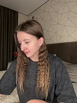 Snapshot of Dream_Woman4U chatting on 04.13.26 Dream Woman4U online show from 04.13.26