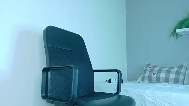 Snapshot of AndrewKenoxx_ chatting on 02.20.26 AndrewKenoxx online show from 02.20.26