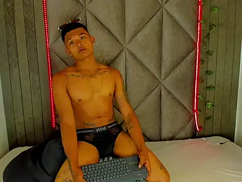 AndrewKenoxx  online show from 03.07.26