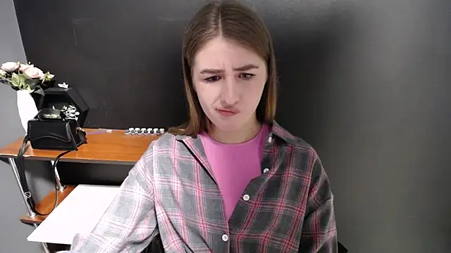 Sunny siren online show from 04.18.26