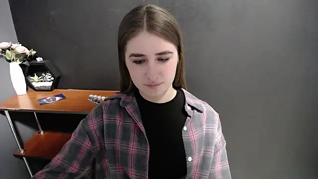 Sunny siren online show from 04.21.26