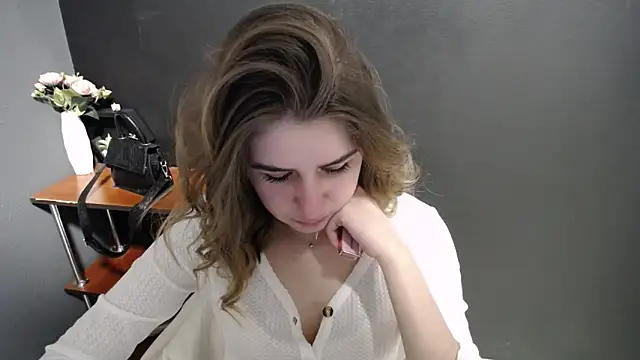 Sunny siren online show from 04.22.26