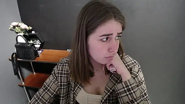 Sunny siren online show from 04.23.26