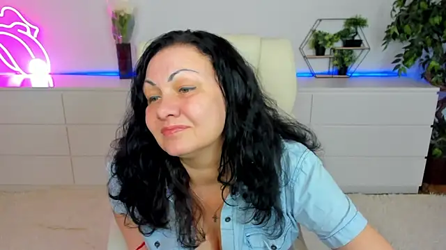 IrissMoon online show from 03.08.26