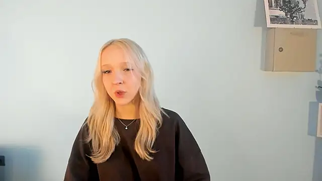 LatrinaNivala online show from 01.16.26